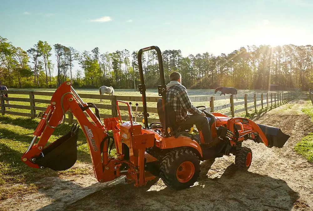 Kioti CS2510H Sub-Compact Tractor